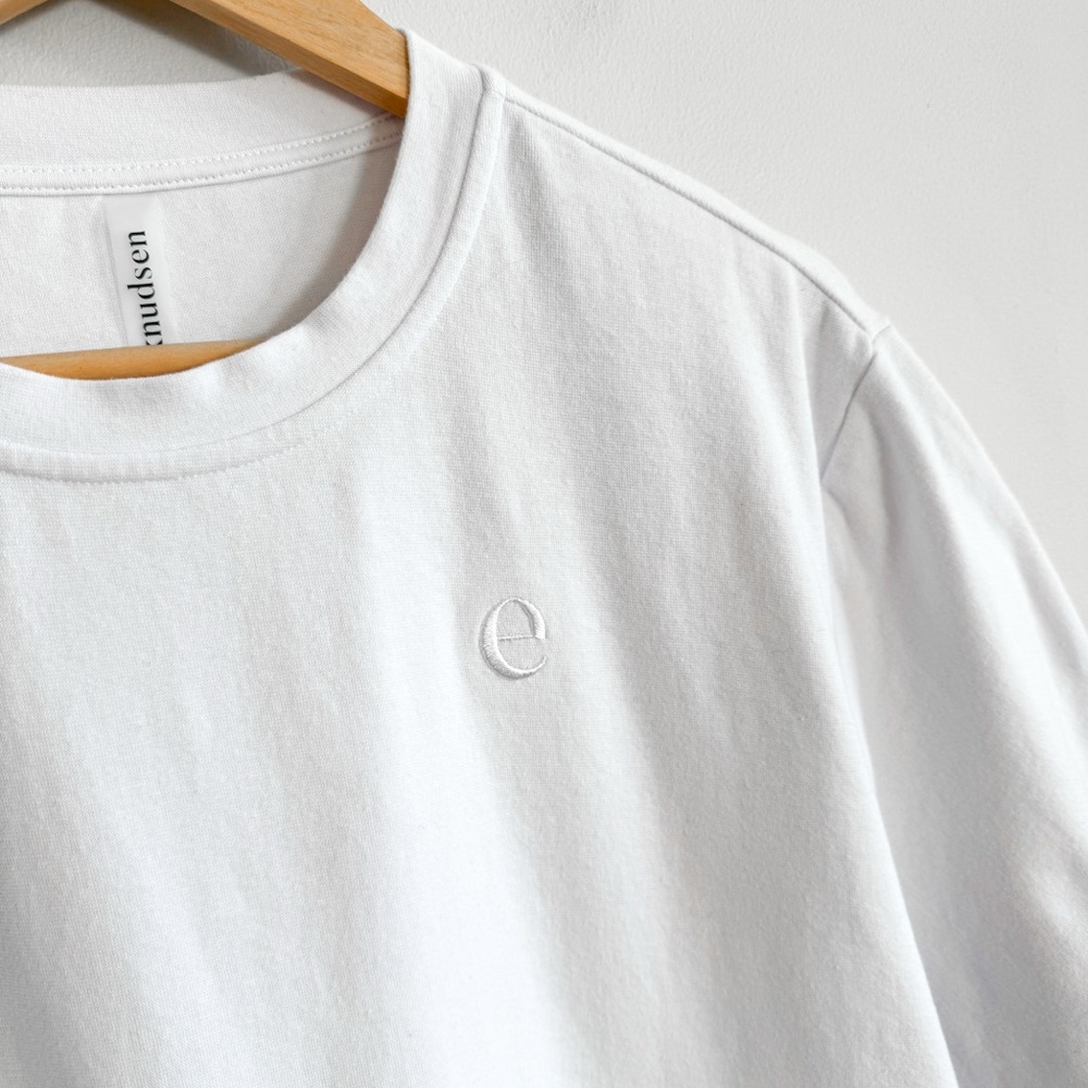 EMMA KNUDSEN • The Perfect T-Shirt Dress in White - Picture 3 of 9